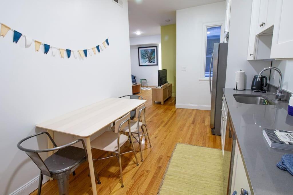 4Br 1,5Bh Sunny Apt In Roxbury Daire Boston Oda fotoğraf